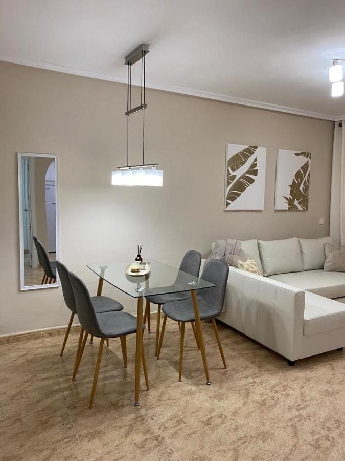 Комфортабельные Апартаменты С Большой Террасой Torrevieja Bagian luar foto