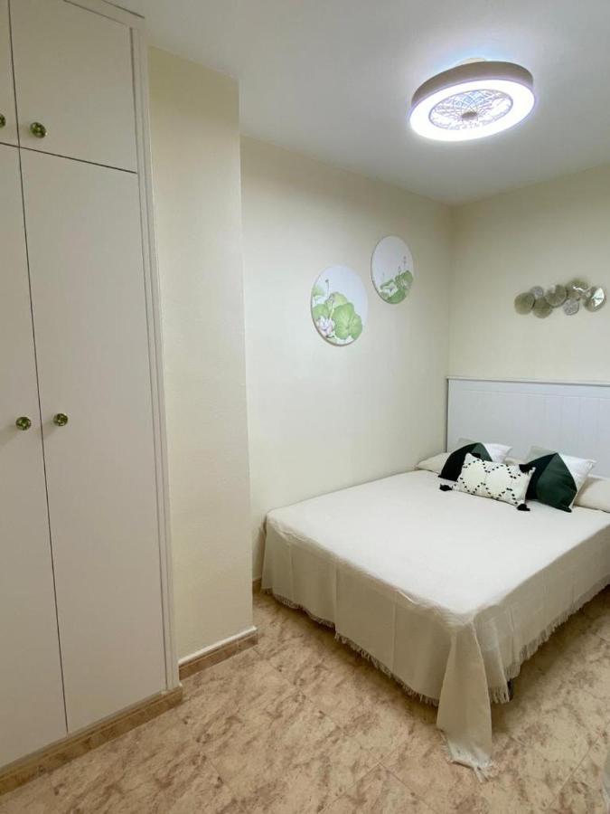 Комфортабельные Апартаменты С Большой Террасой Torrevieja Bagian luar foto